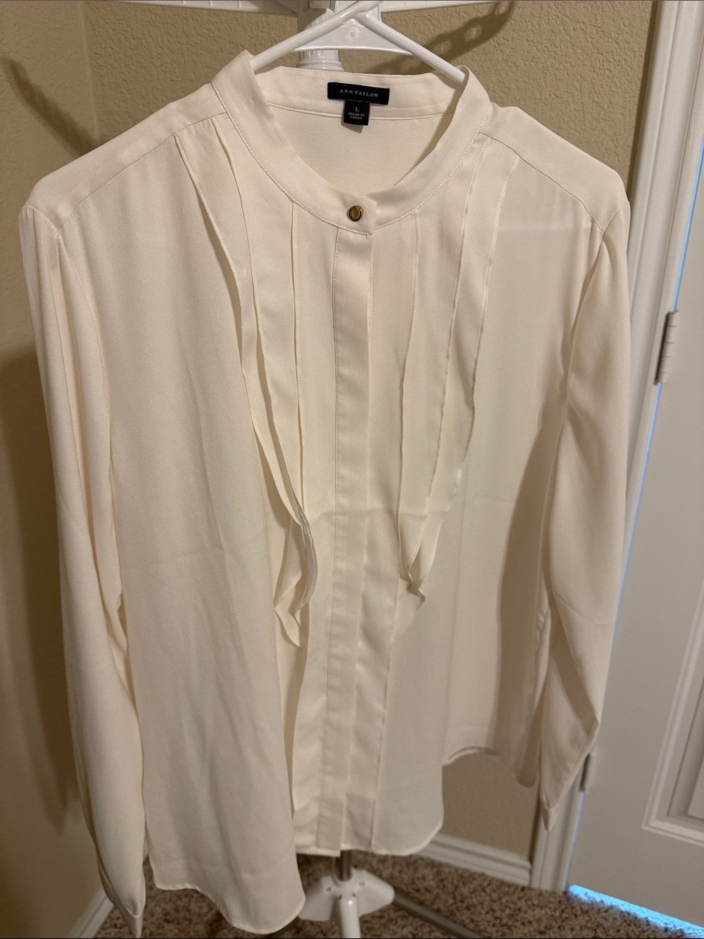 Ann Taylor Ivory Tie-Neck Button Down Tunic